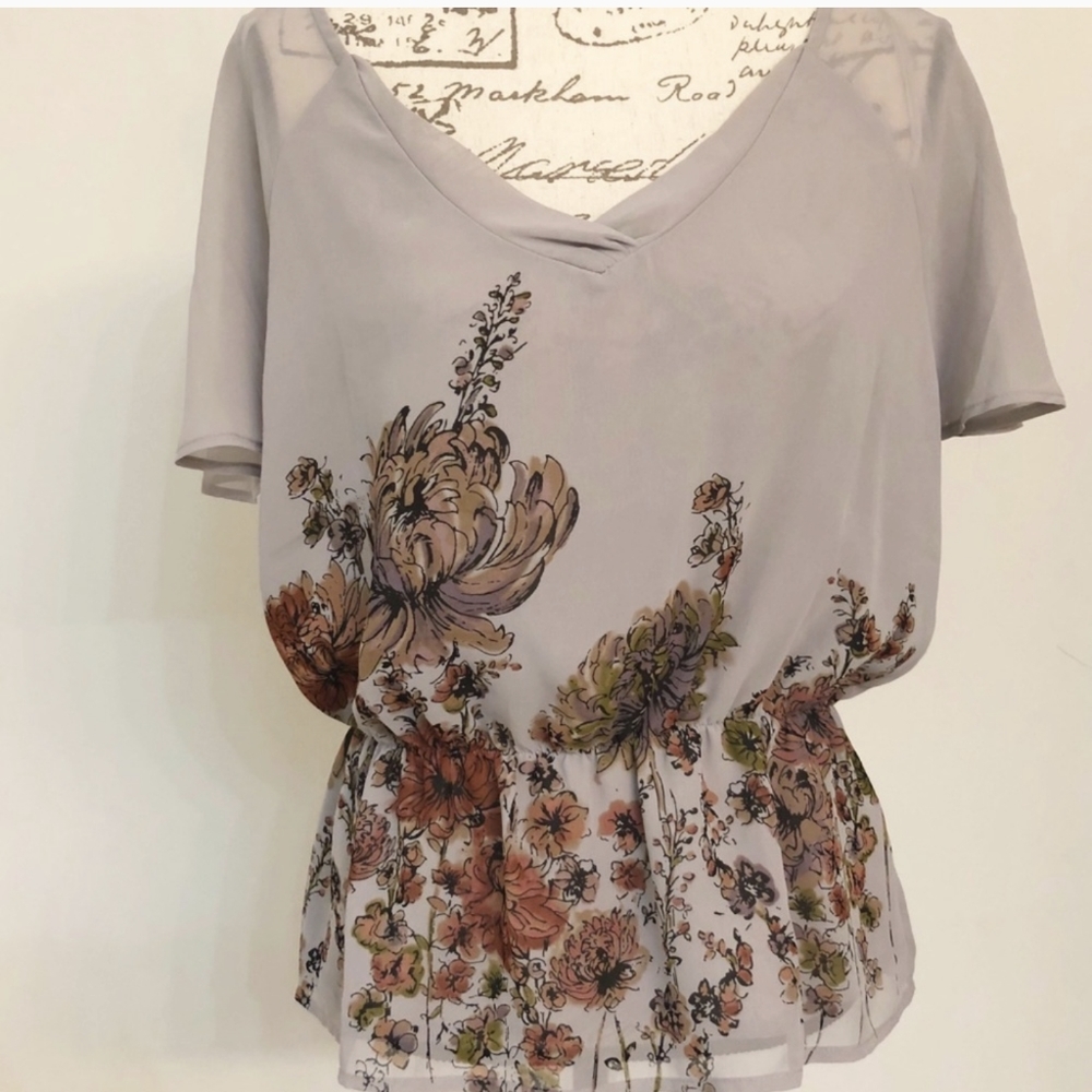 BOGO 💥 Lauren Conrad Peplum Blouse w/Floral Print